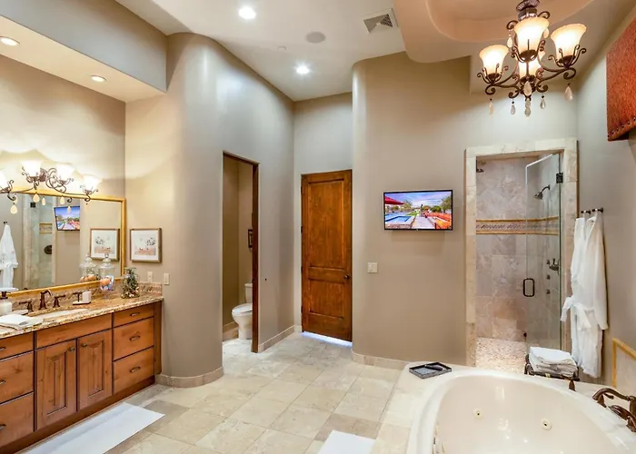 Luxury Estate, Heated Pool, Spa, Game Room,